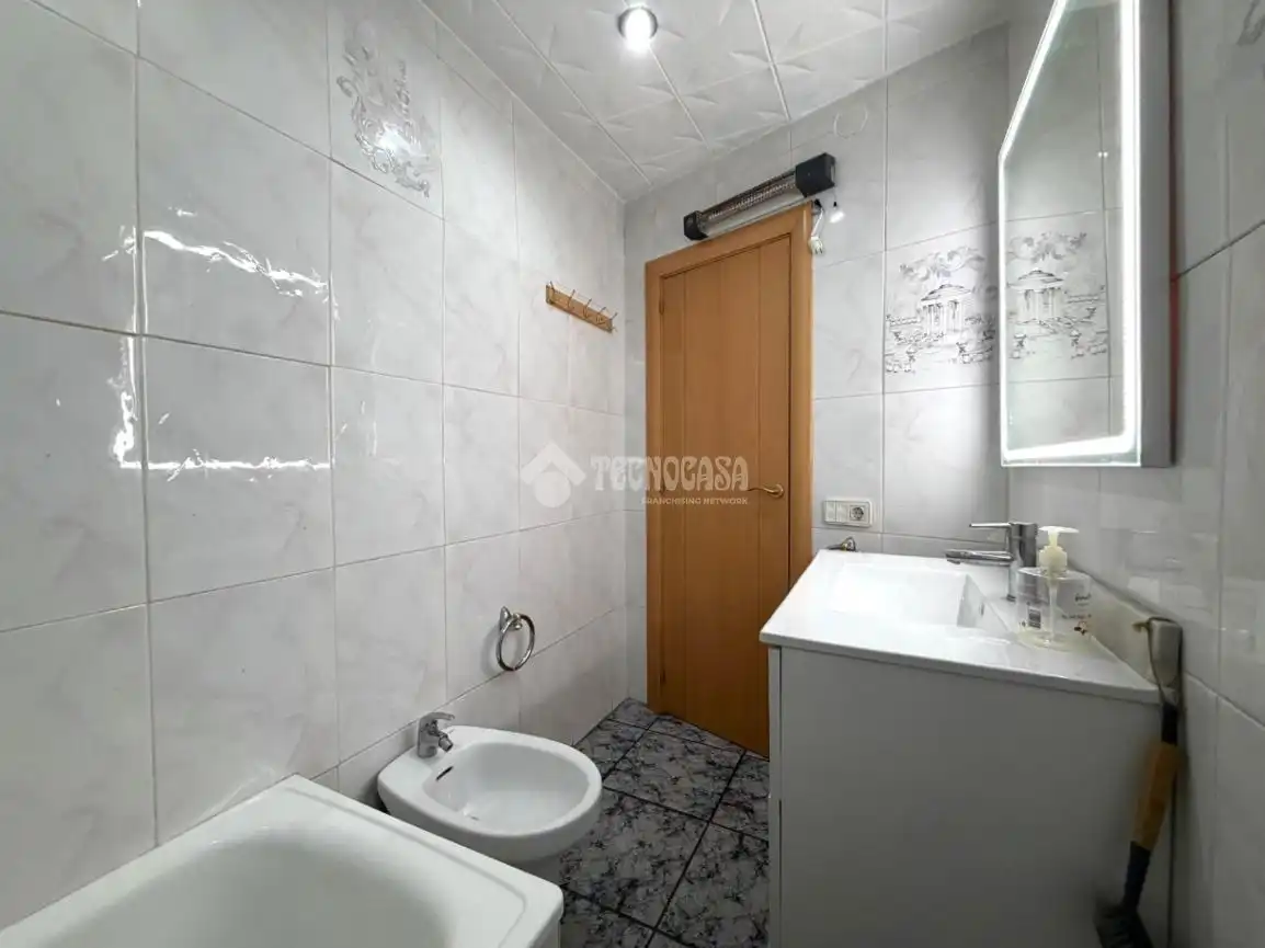 Bathroom of Flat for sale in Badalona  with Air Conditioner and Balcony