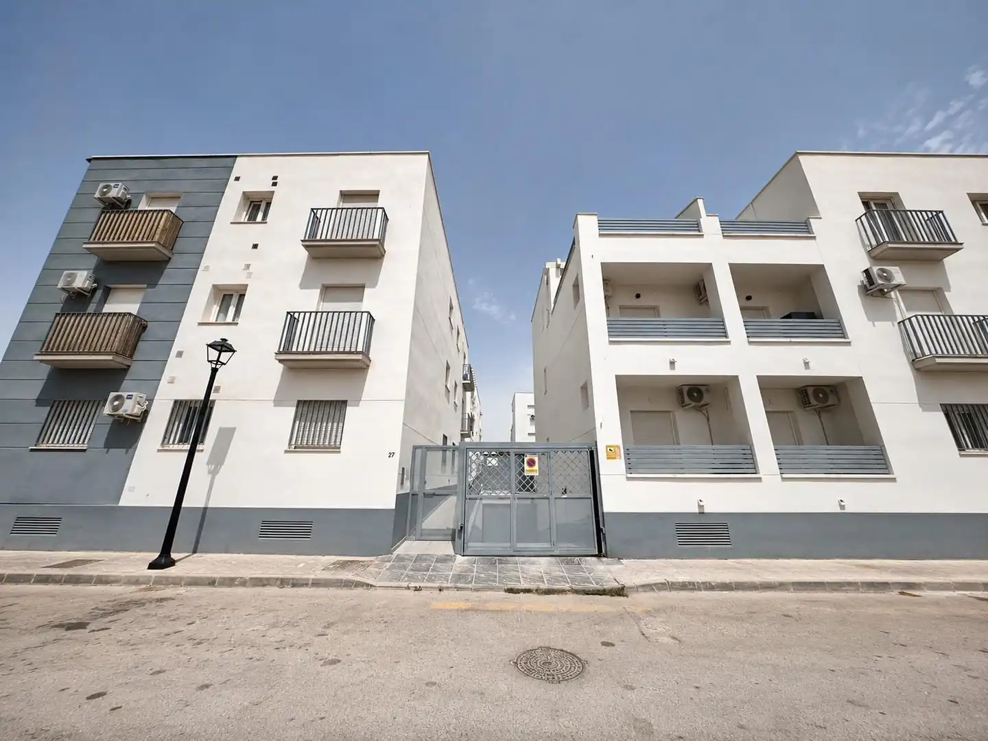 Vista exterior de Pis en venda en Las Gabias amb Aire condicionat i Piscina comunitària
