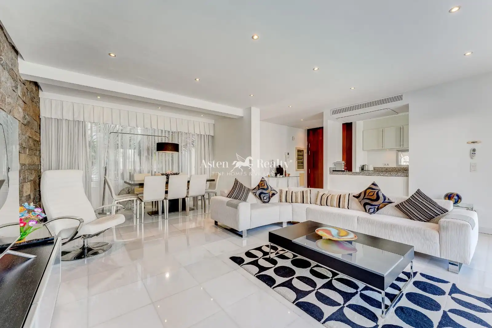 House with pool for sale in Londres, imagen 19