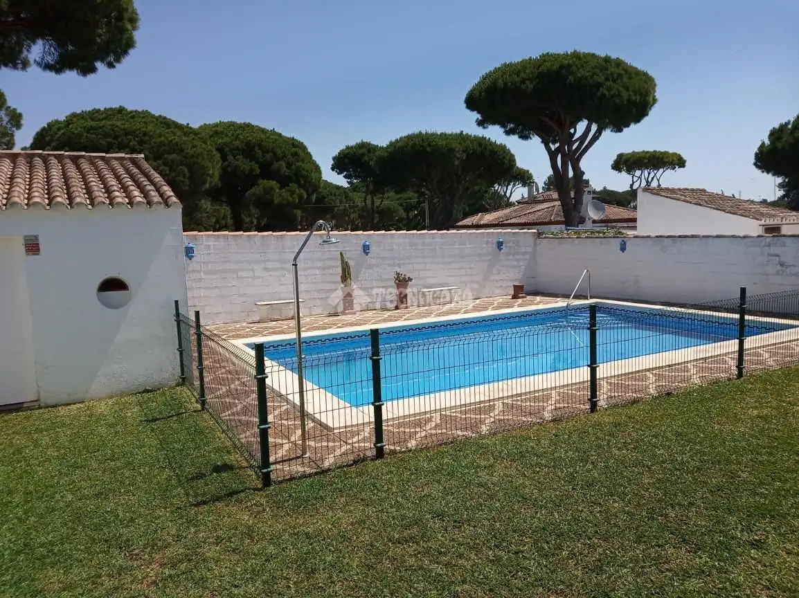 Piscina de Casa o xalet en venda en Chiclana de la Frontera