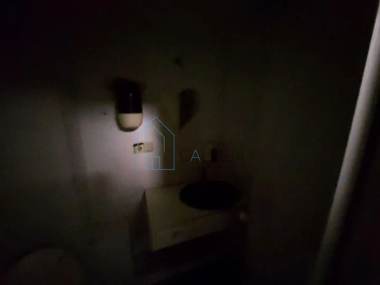 Badezimmer von Geschaftsraum zum Verkauf in Couto