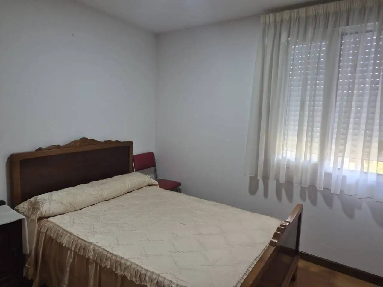 Dormitori de Casa o xalet en venda en Vilasantar amb Jardí privat