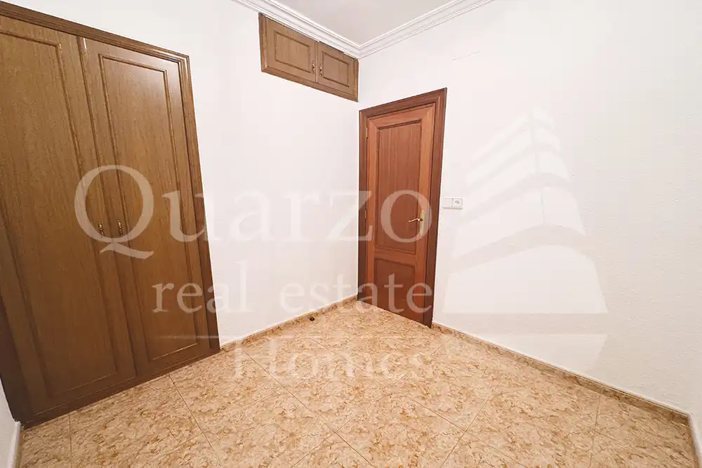 Habitación de Piso en venta en Valencia con Calefacción y Balcón