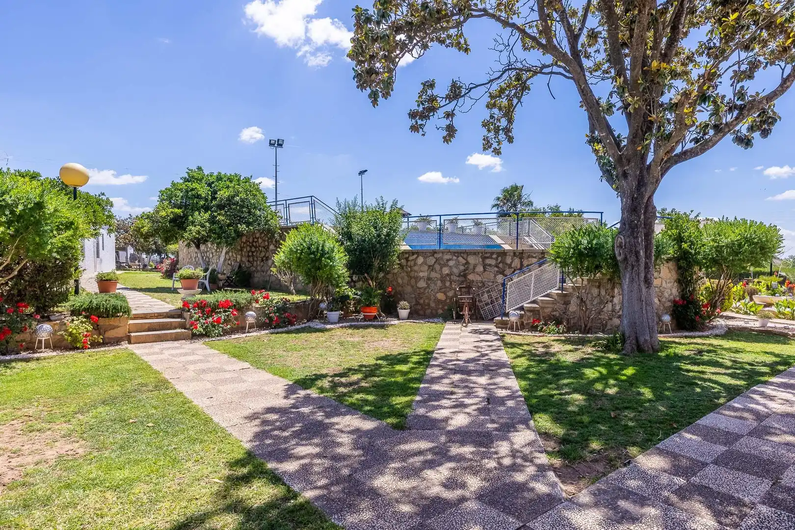 Terraza de Finca rústica en venta en Sanlúcar la Mayor con Calefacción, Jardín privado y Terraza