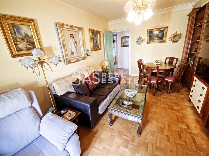 Sala d'estar de Pis en venda en  Madrid Capital amb Terrassa