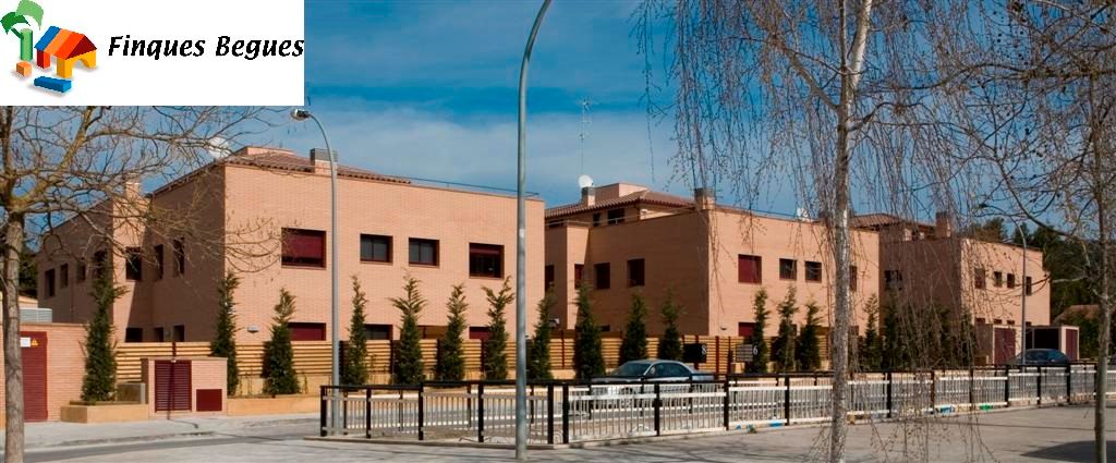 Vista exterior de Planta baixa en venda en Begues amb Calefacció, Jardí privat i Terrassa