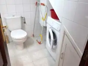 Badezimmer von Haus oder Chalet zur Miete in Colunga mit Möbliert und Waschmaschine
