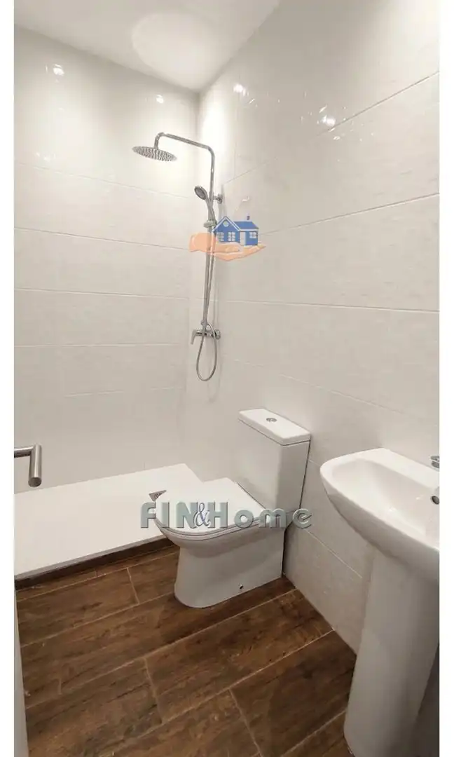 Badezimmer von Wohnung zum Verkauf in Sevilla mit Klimaanlage und Heizung