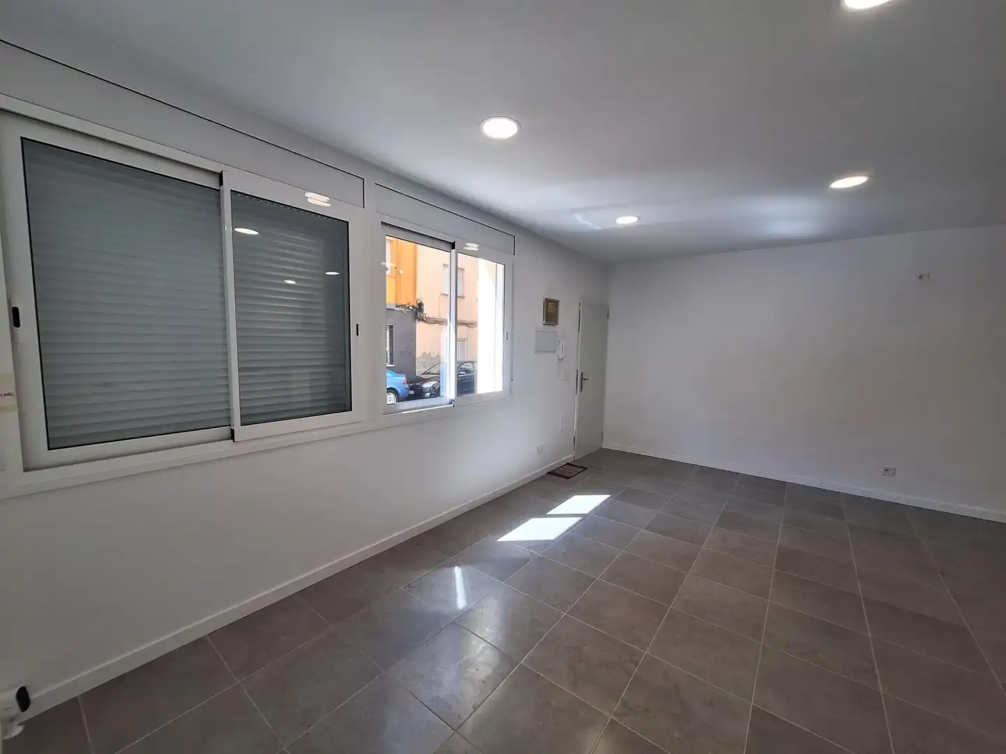Ground floor for sale in Sabadell  with Alarm