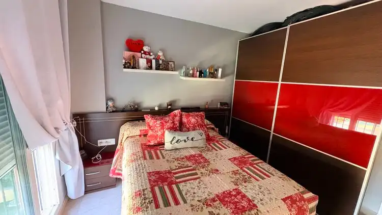 Dormitori de Apartament en venda en Mont-roig del Camp amb Aire condicionat i Piscina comunitària