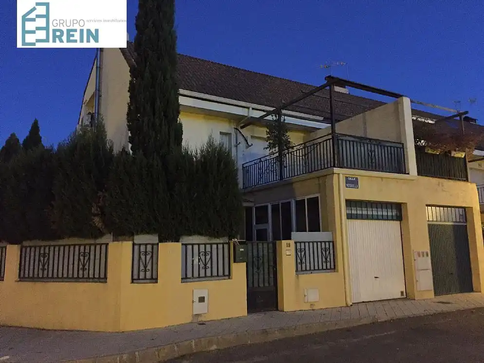 Xalet amb piscina en venda a Yuncler