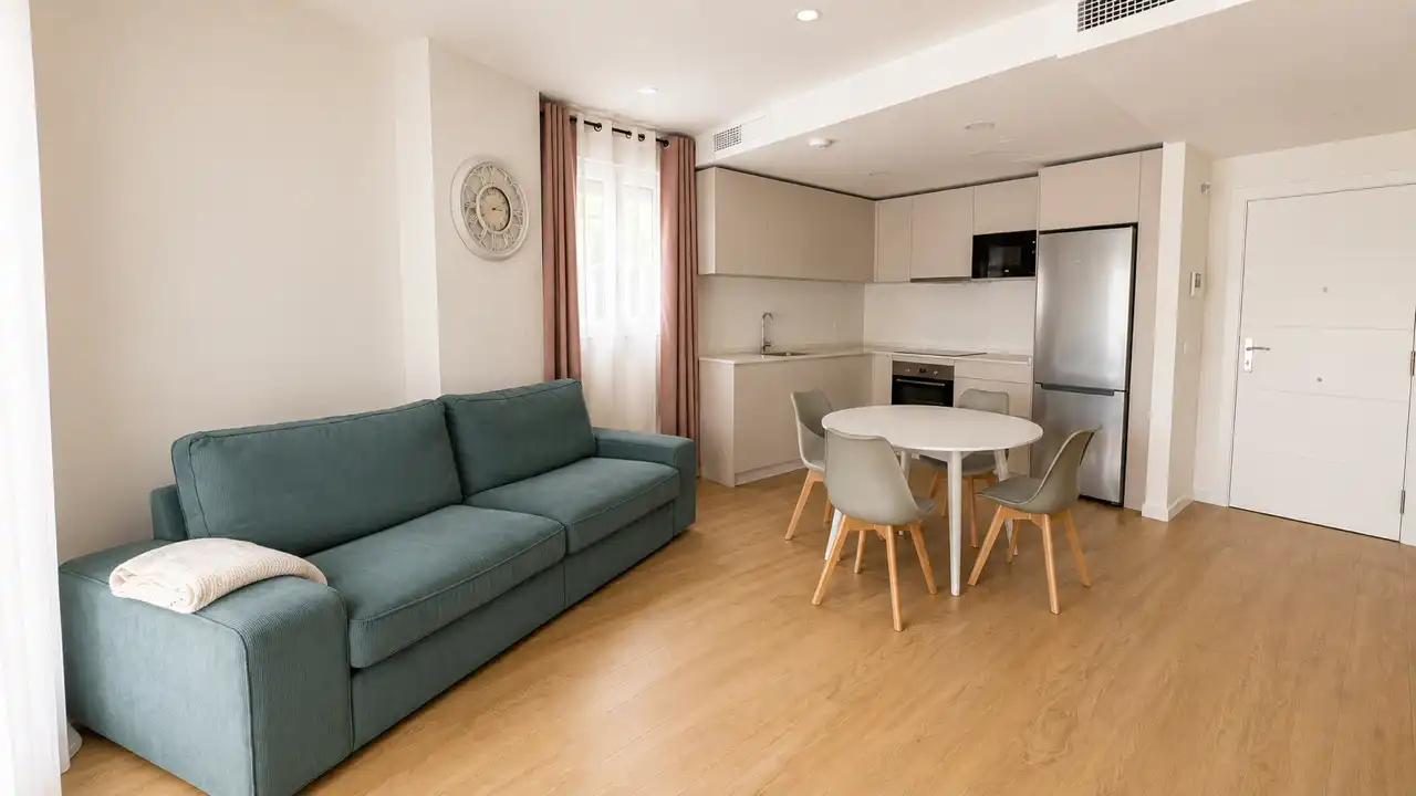 Sala de estar de Apartamento de alquiler en Marbella con Aire acondicionado, Calefacción y Terraza