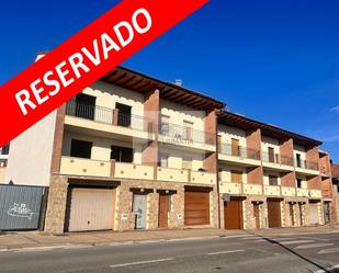 Vista exterior de Casa adosada en venda en Larraga amb Terrassa i Balcó