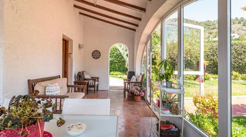 Chalet independiente con piscina privada y espectaculares vistas a la montaña en Urbanización Monterrey, imatge 2