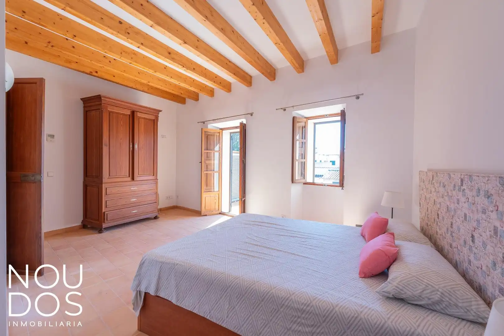Schlafzimmer von Country house zum Verkauf in Llucmajor mit Klimaanlage, Heizung und Privatgarten