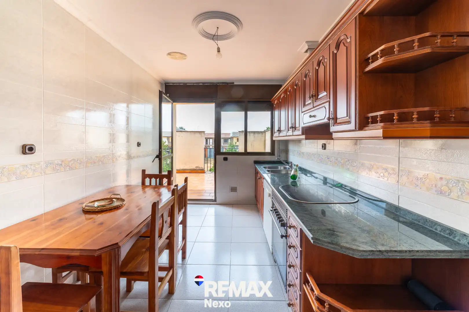 Cocina de Casa adosada en venta en Villaverde de Íscar con Aire acondicionado, Calefacción y Jardín privado