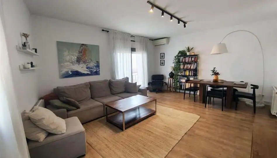 Flat with terrace for sale in Carrer de Sants 184, imagen 2