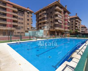 Swimming pool of Flat for sale in Alcalá de Henares  with Terrace and Swimming Pool