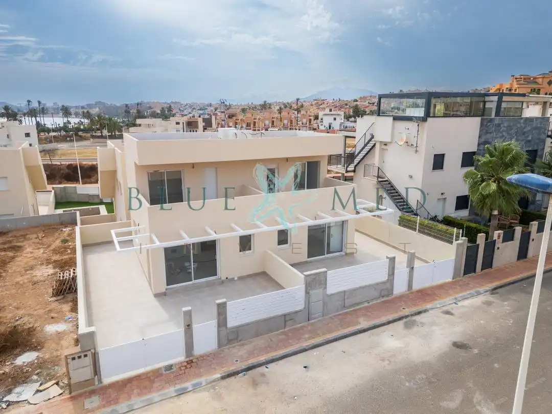 Duplex con piscina in vendita a Calle EMBARCACIÓN COLUMBRETES, imagen 3
