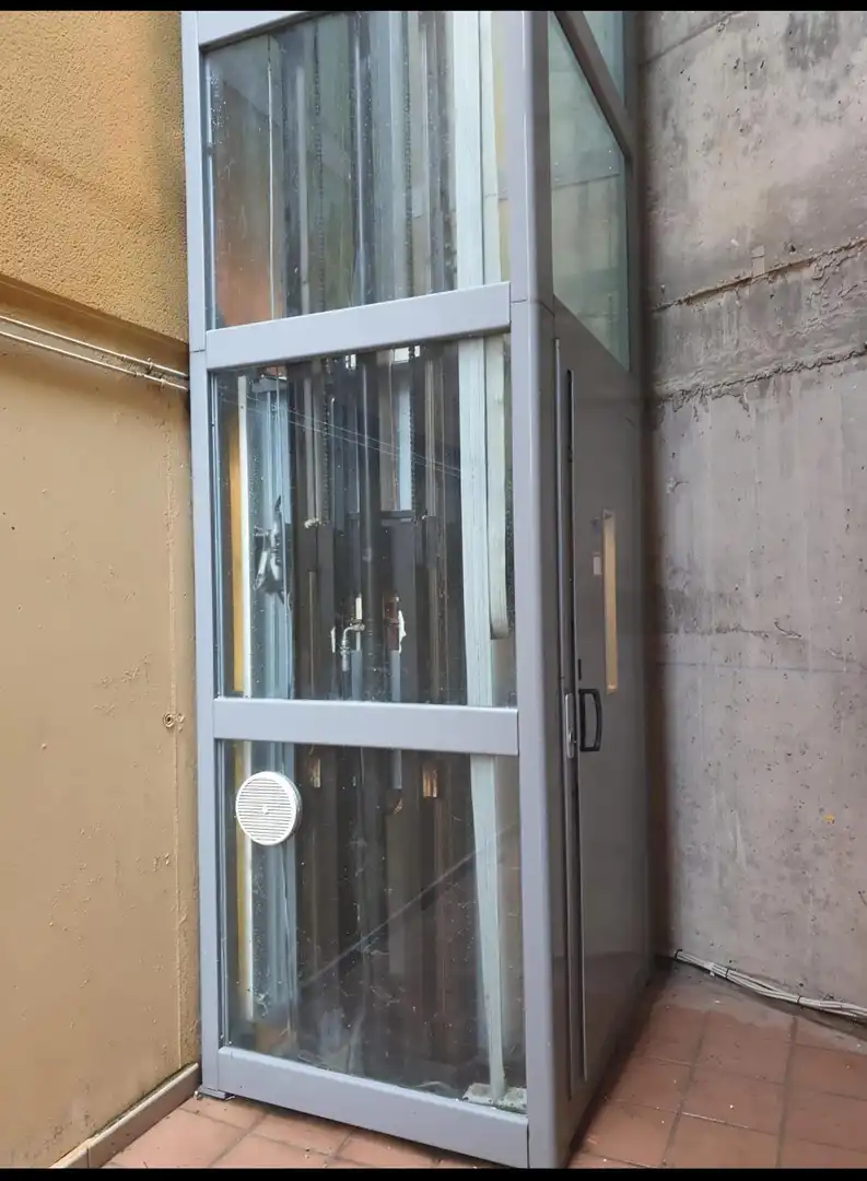Außenansicht von Haus oder Chalet zum Verkauf in El Molar (Madrid) mit Klimaanlage, Heizung und Privatgarten