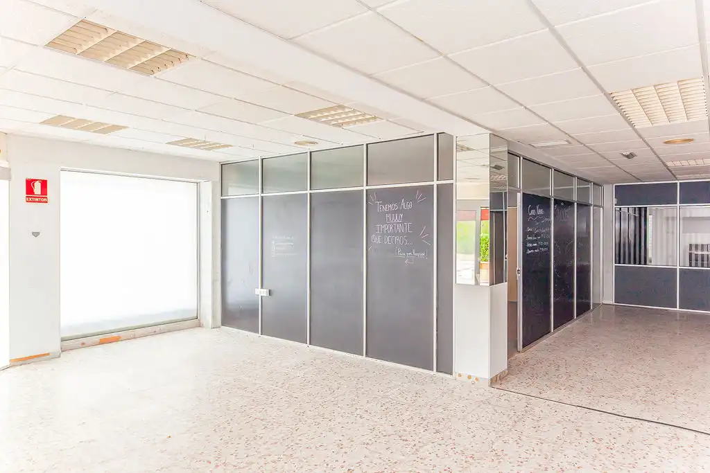 Local en venta en San Antonio de Benagéber con Aire acondicionado