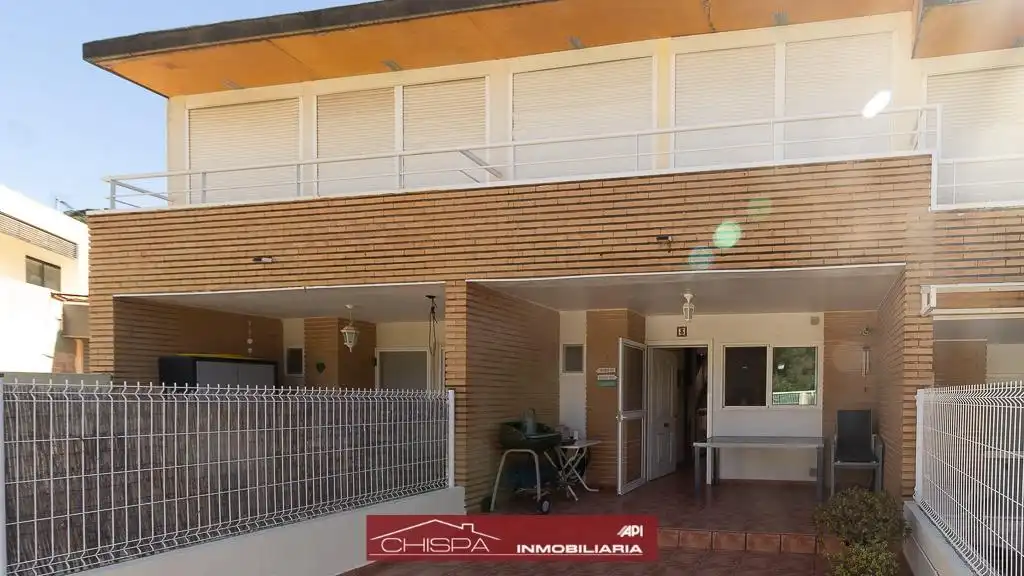 Einfamilien-Reihenhaus zur Miete in Náquera mit Heizung, Privatgarten und Terrasse