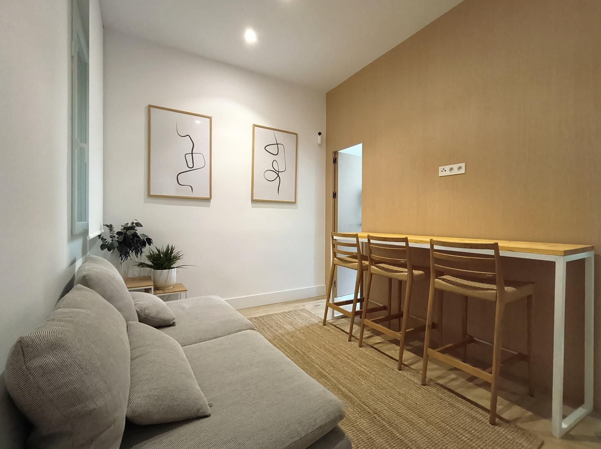 Sala de estar de Piso de alquiler en  Madrid Capital con Aire acondicionado, Amueblado y Alarma