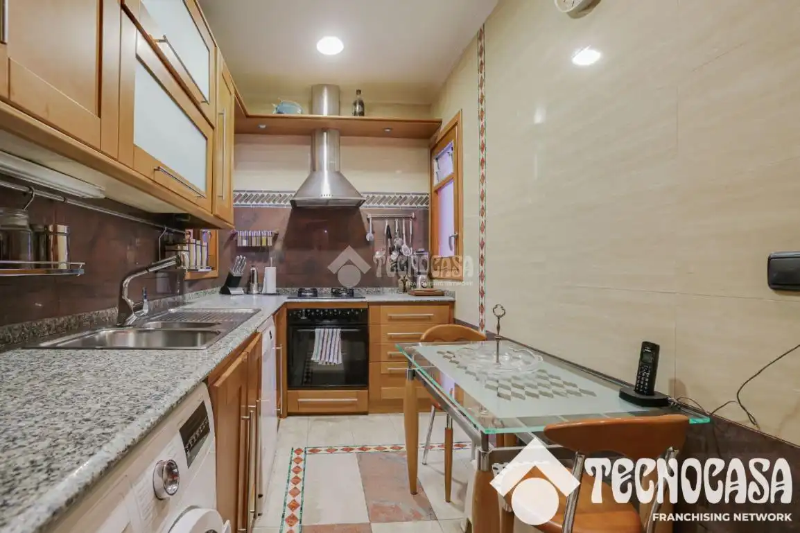 Cocina de Piso en venta en Barcelona con Calefacción y Balcón