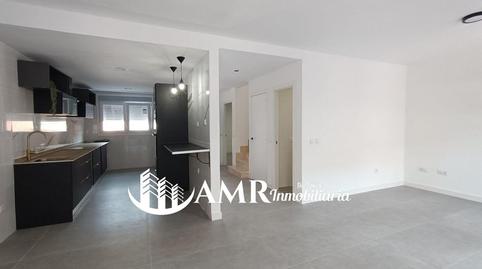 Foto 4 de Casa adosada en venta en Yuncos, Toledo