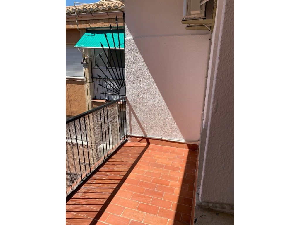 Attic for rent in Calle Doctor Jimenez Diaz, Pajaritos, Beiro