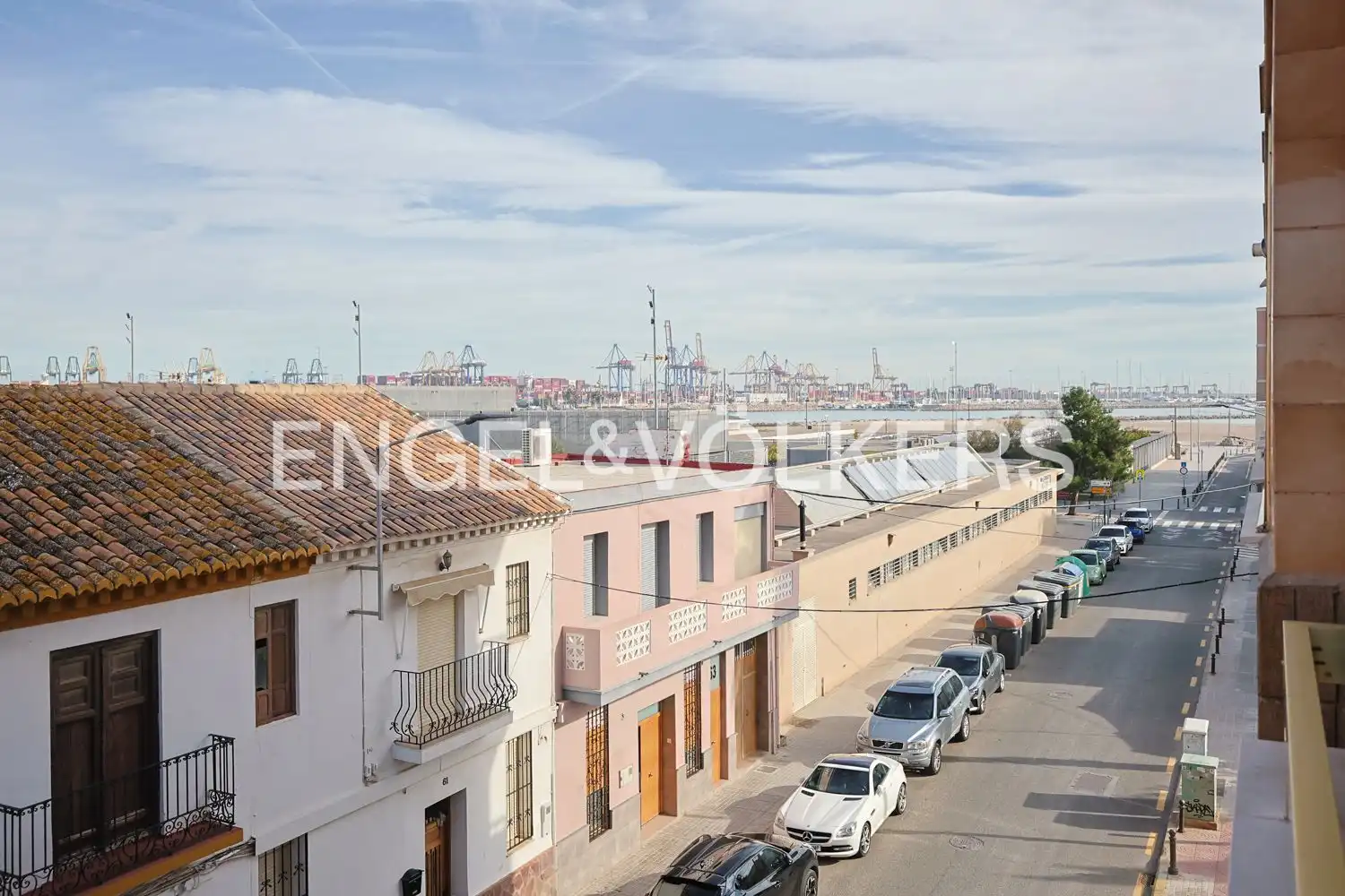 Außenansicht von Wohnung zur Miete in Valencia mit Klimaanlage, Heizung und Möbliert