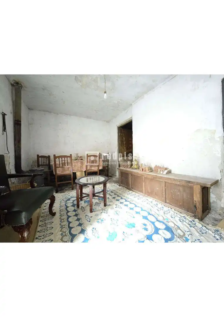 Sala d'estar de Casa o xalet en venda en Torres de la Alameda amb Jardí privat i Traster
