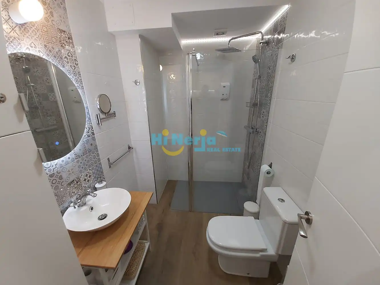Bany de Apartament de lloguer en Nerja amb Aire condicionat, Calefacció i Moblat