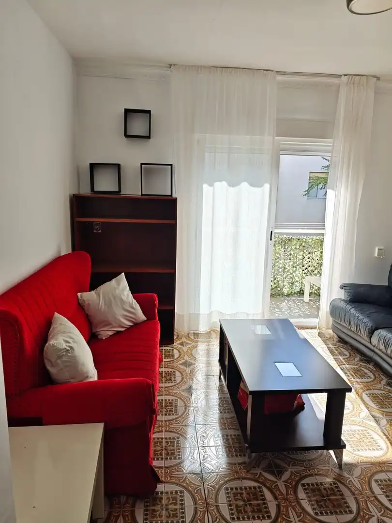Wohnzimmer von Wohnung zur Miete in Granada mit Privatgarten, Möbliert und Balkon