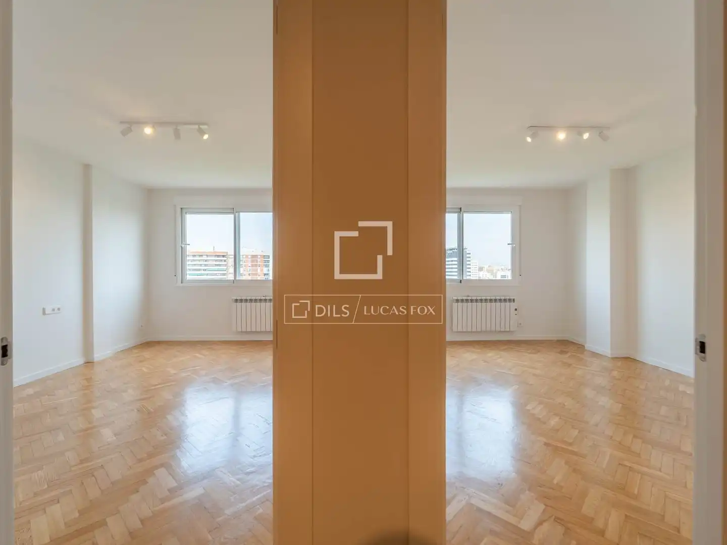 Sala d'estar de Pis de lloguer en Valencia amb Aire condicionat, Parquet i Terrassa