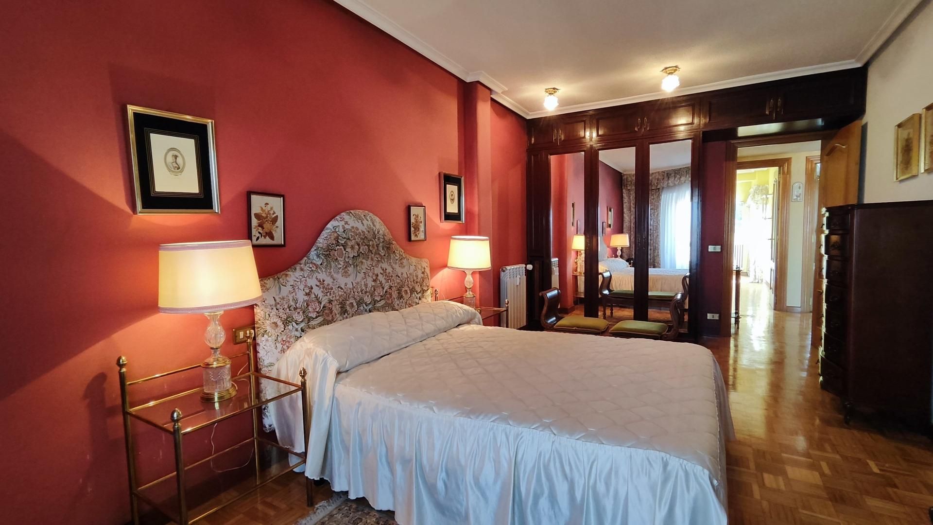 Habitación de Piso en venta en León Capital  con Calefacción y Terraza