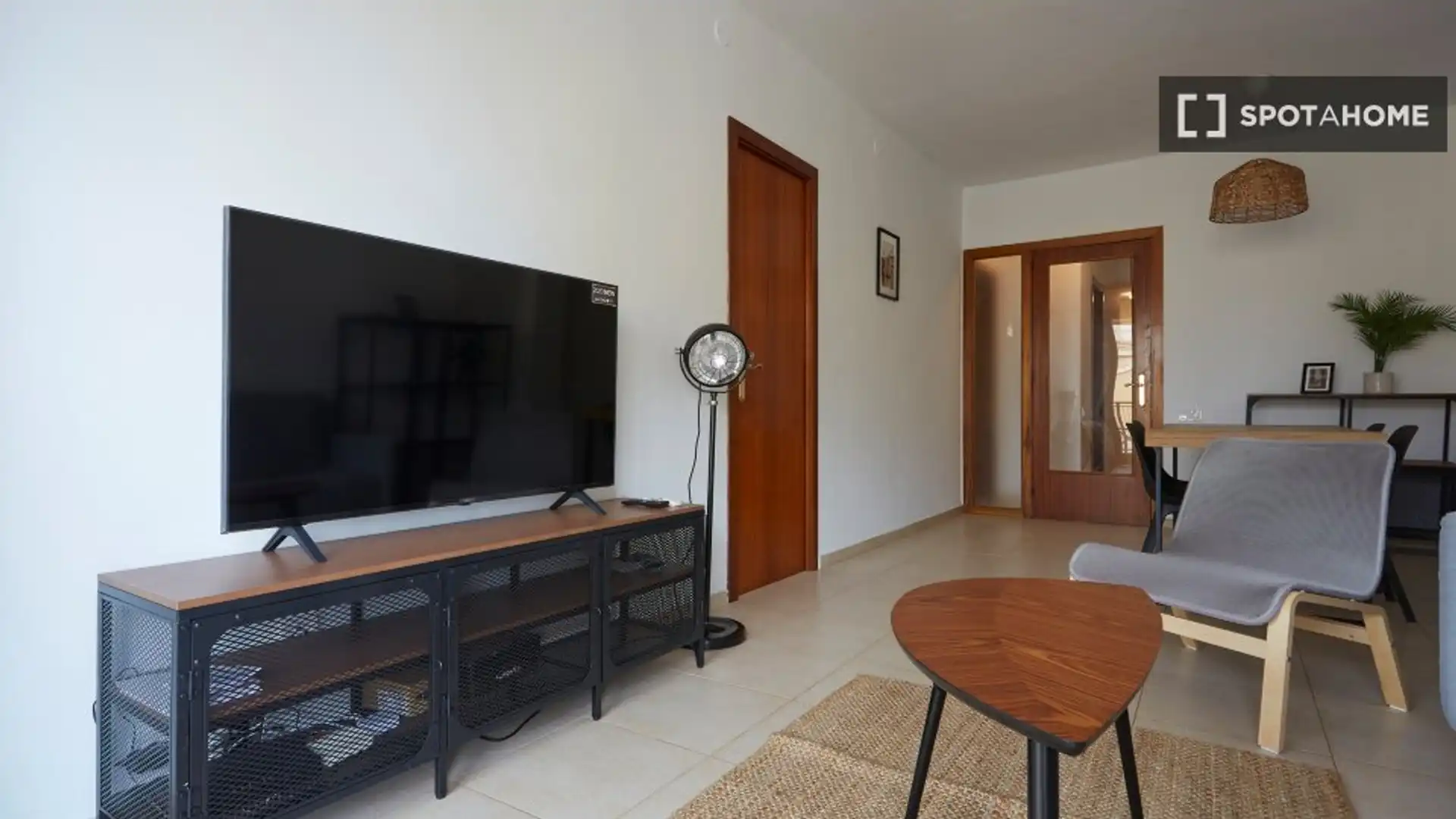 Sala de estar de Piso de alquiler en  Barcelona Capital con Aire acondicionado, Calefacción y Amueblado