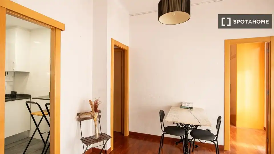 Flat with terrace to rent in Gràcia, imagen 3