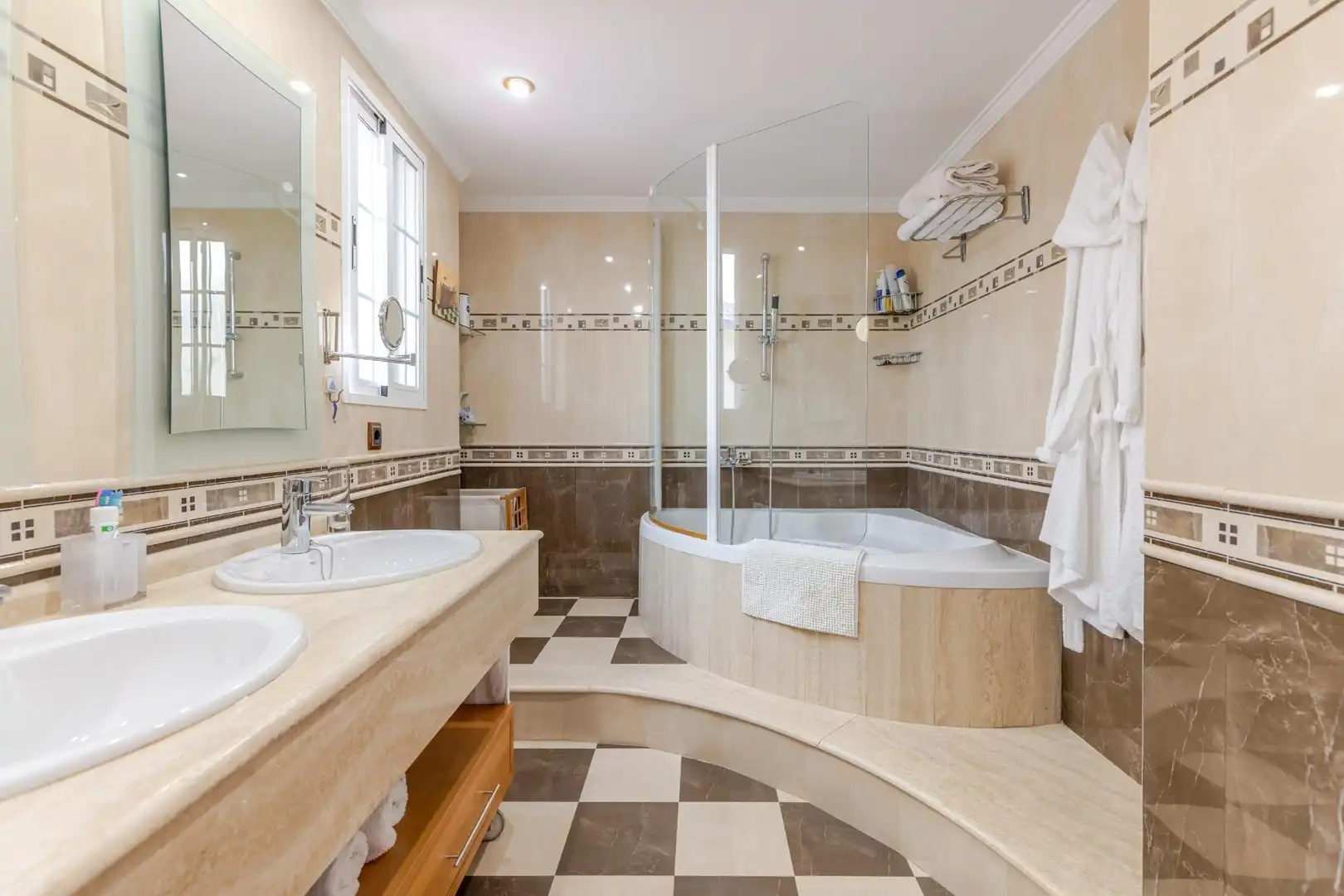 Baño de Casa adosada en venta en Sagunto / Sagunt con Aire acondicionado, Calefacción y Terraza