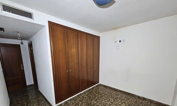 Dormitori de Pis en venda en  Valencia Capital amb Alarma