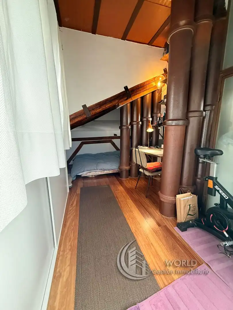 Schlafzimmer von Dachboden zur Miete in Madrid mit Klimaanlage, Heizung und Terrasse