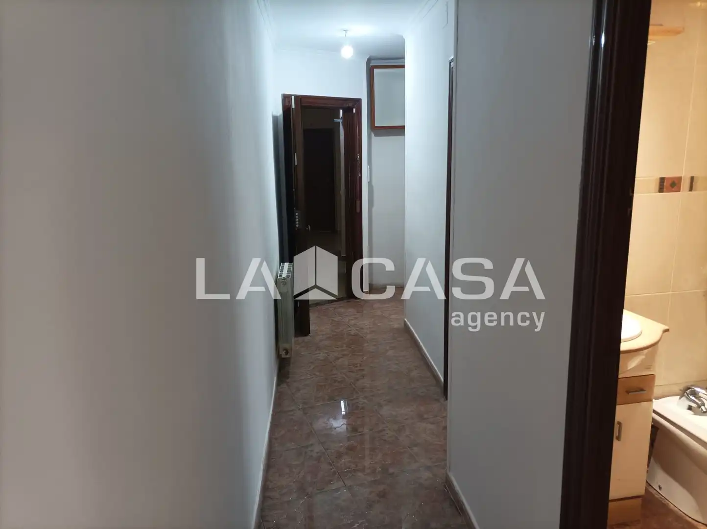 Piso en venta en Santa Coloma de Gramenet con Calefacción, Terraza y Trastero