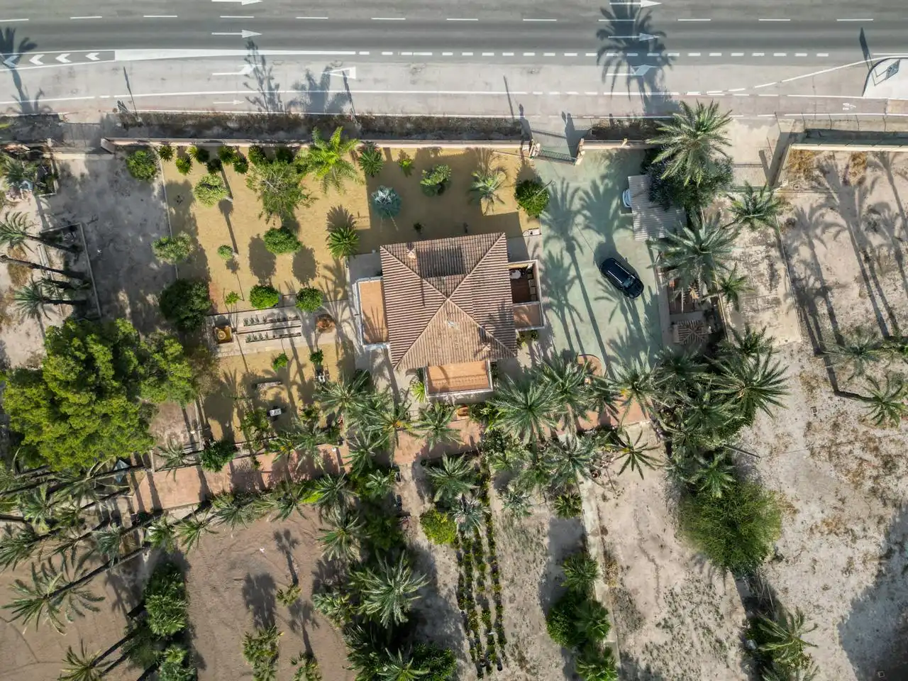 Vista exterior de Casa o xalet en venda en Elche / Elx amb Calefacció, Jardí privat i Parquet