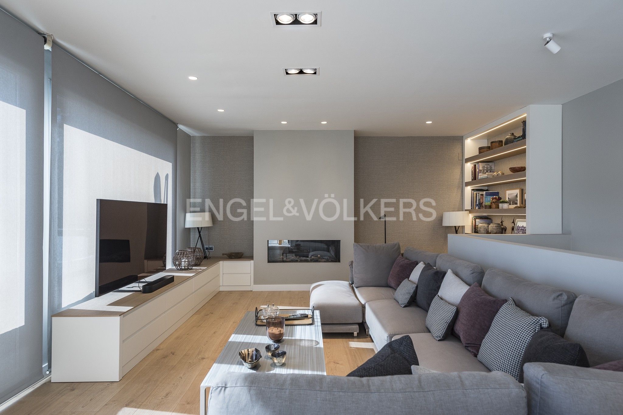 Sala d'estar de Casa o xalet en venda en Sant Cugat del Vallès amb Aire condicionat, Calefacció i Jardí privat