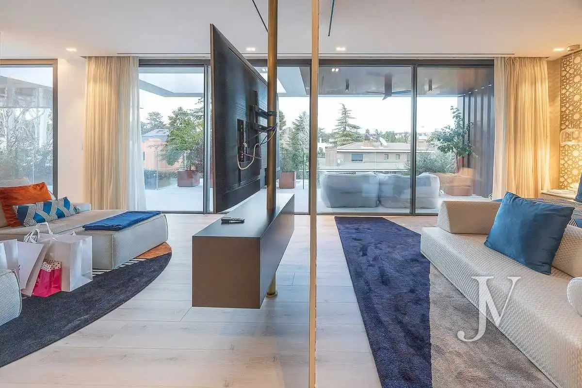 Living room of Houses for sale in Madrid  with Air Conditioner, Heating and Private garden