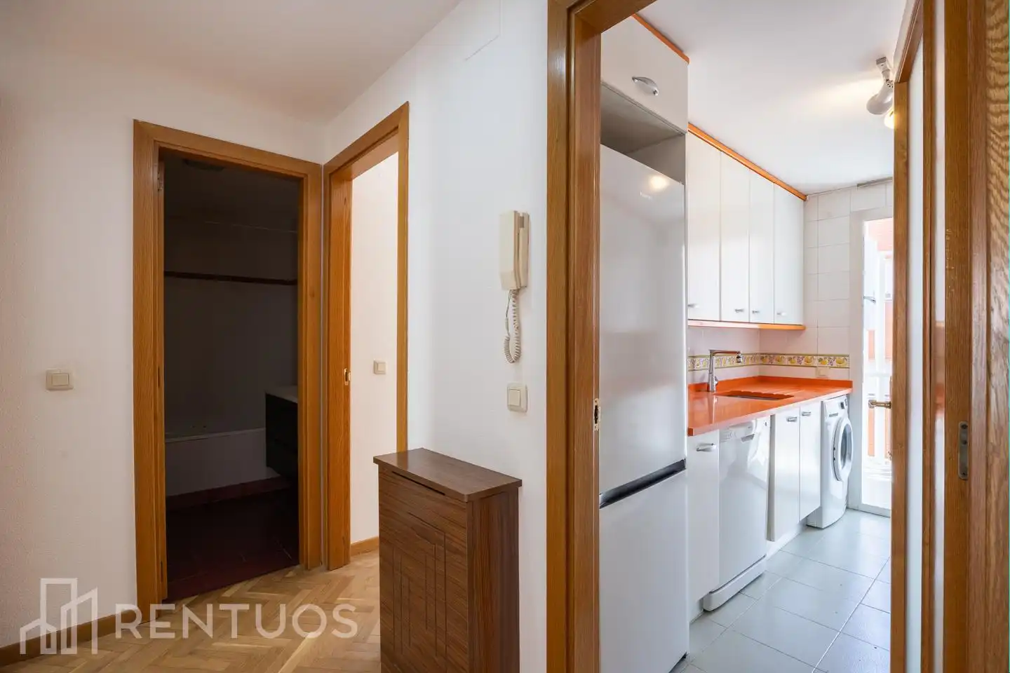 Kitchen of Flat for rent in Madrid  with Air Conditioner, Heating and Parquet flooring