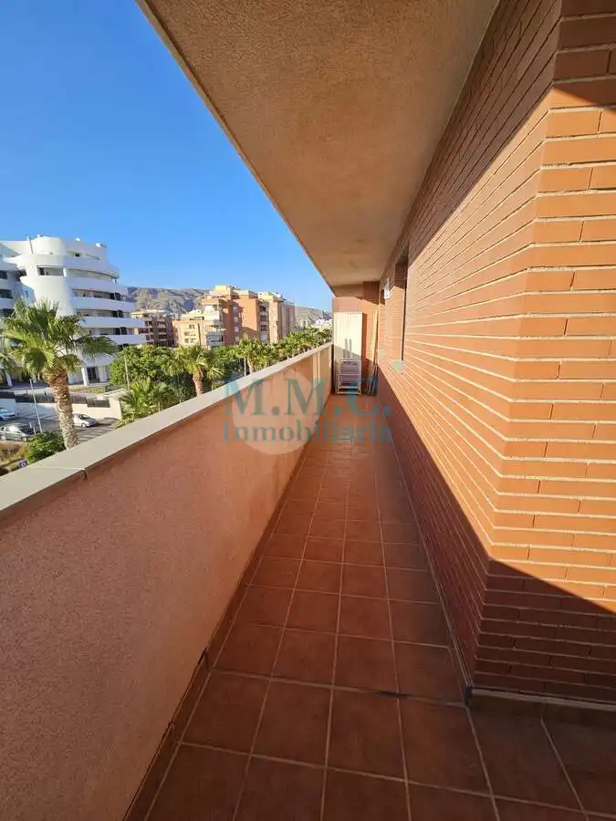 Vista exterior de Piso en venta en Roquetas de Mar con Aire acondicionado, Terraza y Amueblado