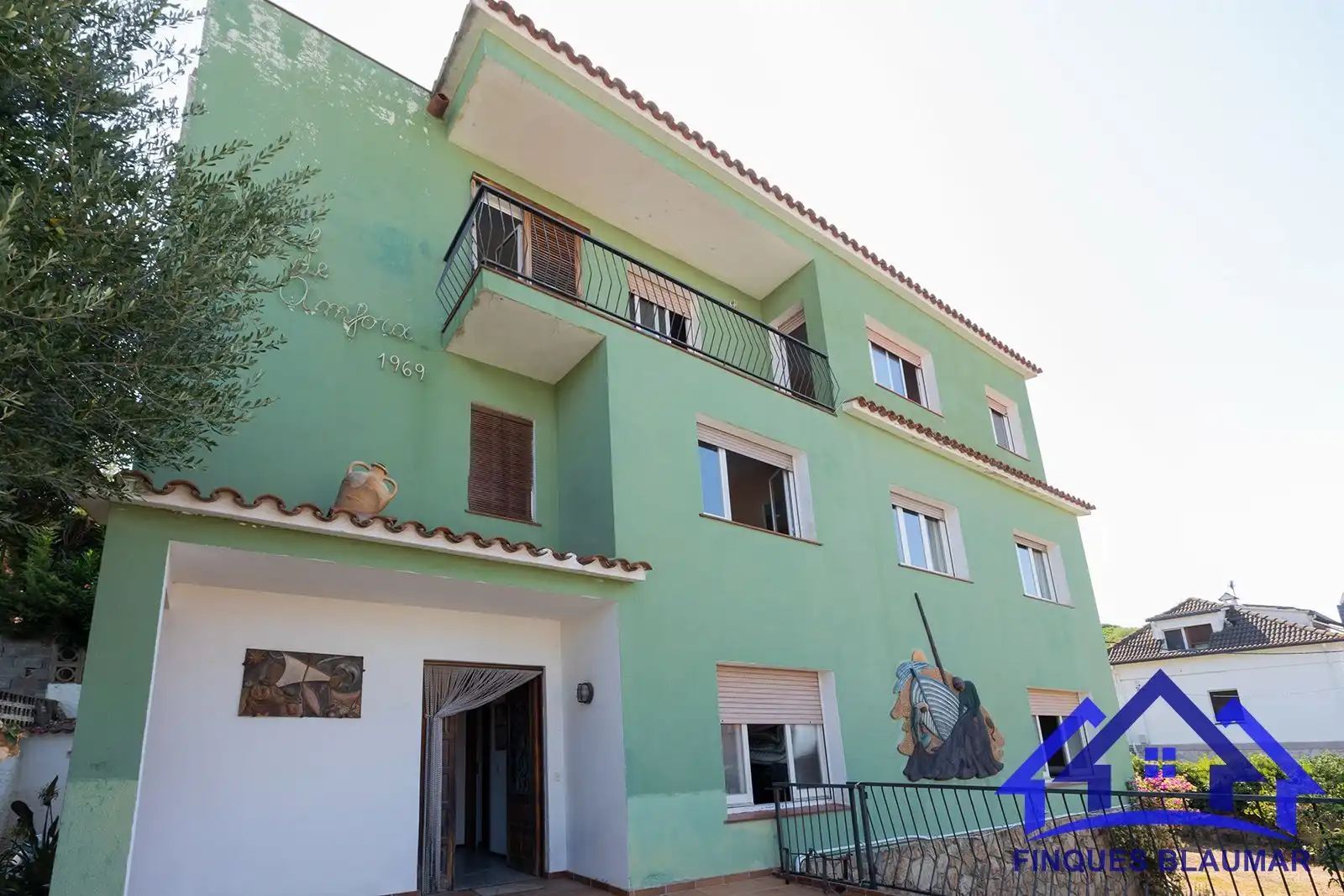 Casa amb jardí en venda a Urbanitzacions