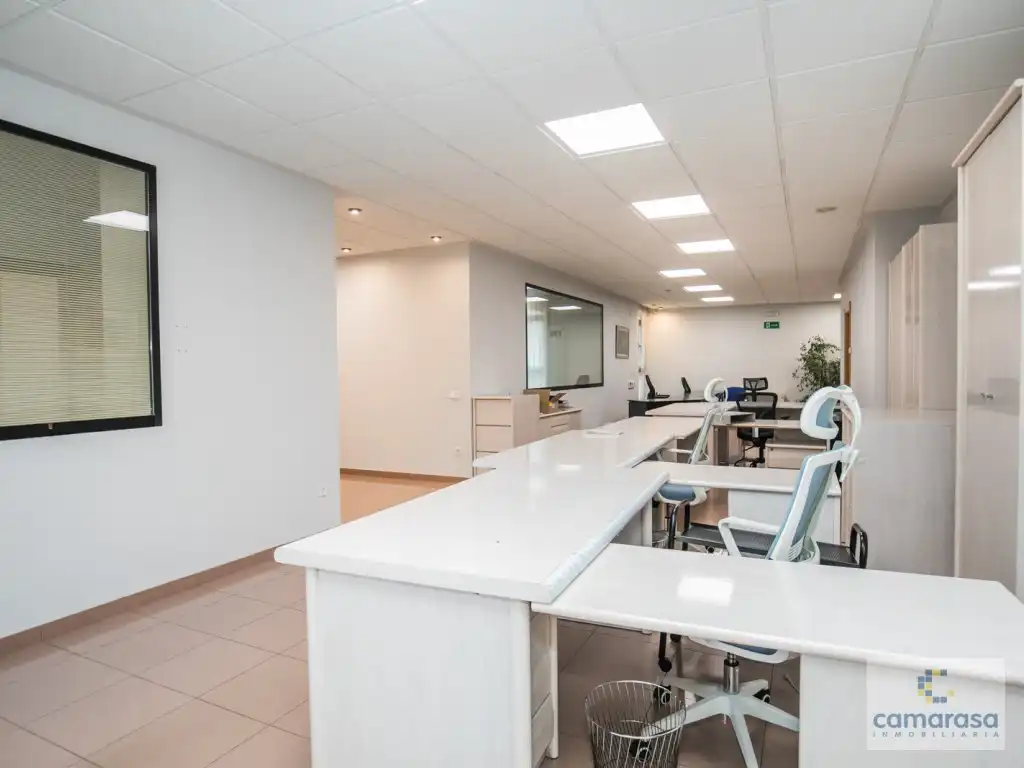 Local en venta en Ávila