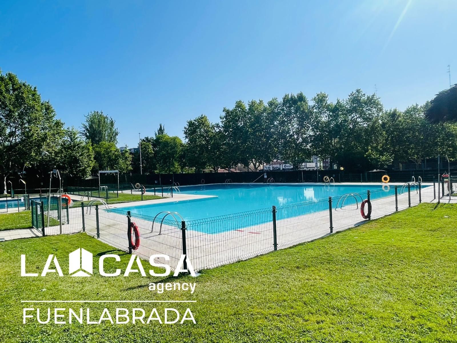 Swimming pool of Flat for sale in Fuenlabrada  with Heating and Terrace